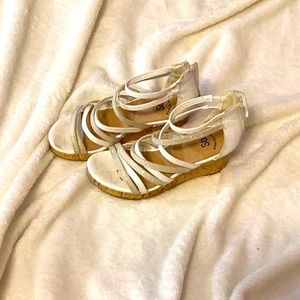 This is a so memory foam color white.